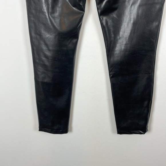 Abercrombie & Fitch Vegan Leather Straight Leg Side Zip Closure Womens M Pants - Picture 6 of 8